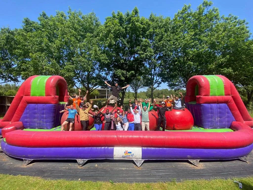 Limburgs Uitje – activiteiten en gezelligheid bij de start